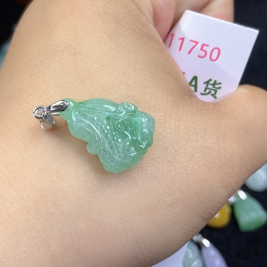 翡翠未镶嵌颈饰天然