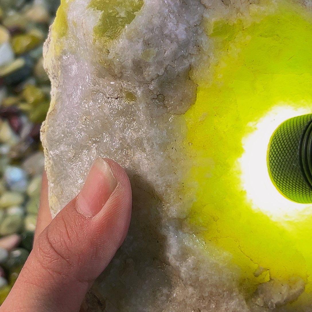 蛇纹石玉珠宝奇石未镶嵌