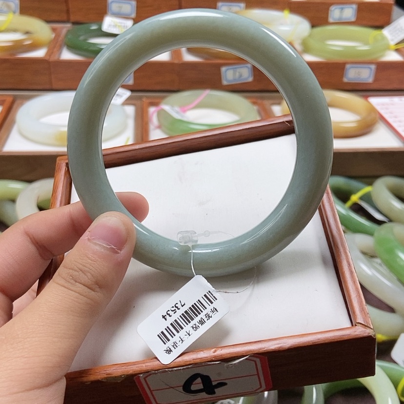 【闪购商品】和田玉手镯未镶嵌
