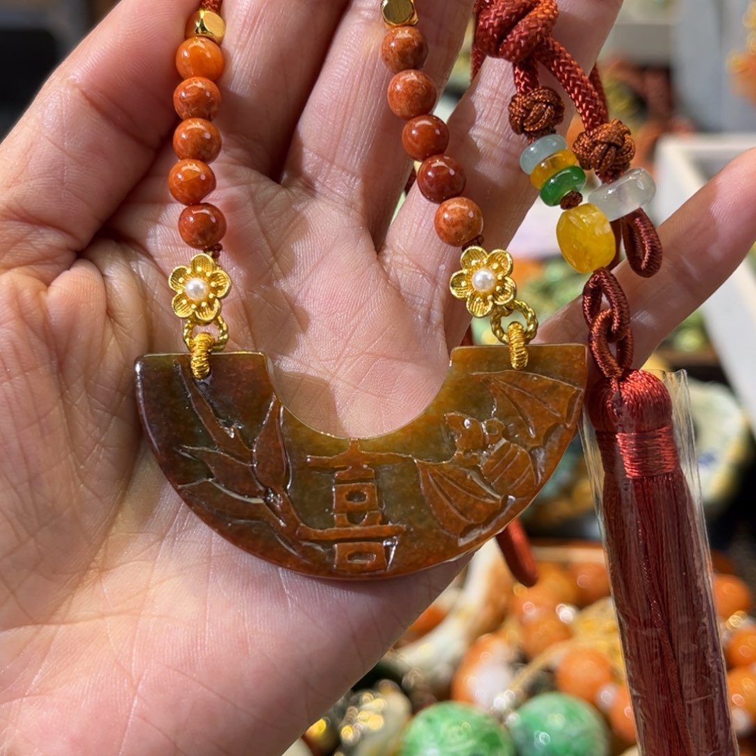 翡翠颈饰未镶嵌待编款