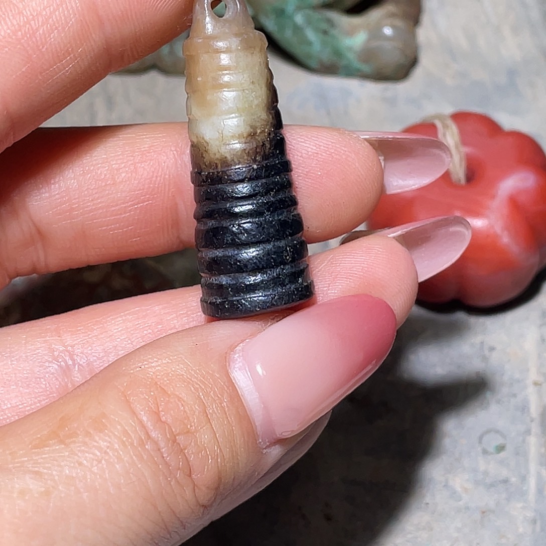 花***。和田玉（糖玉）未镶嵌挂件