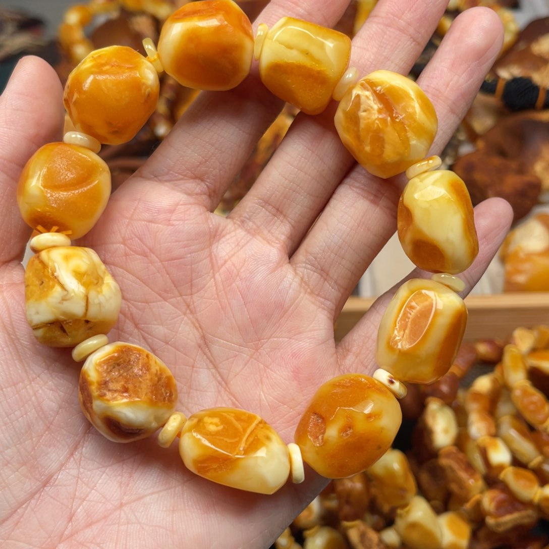 琥珀珠宝奇石未镶嵌