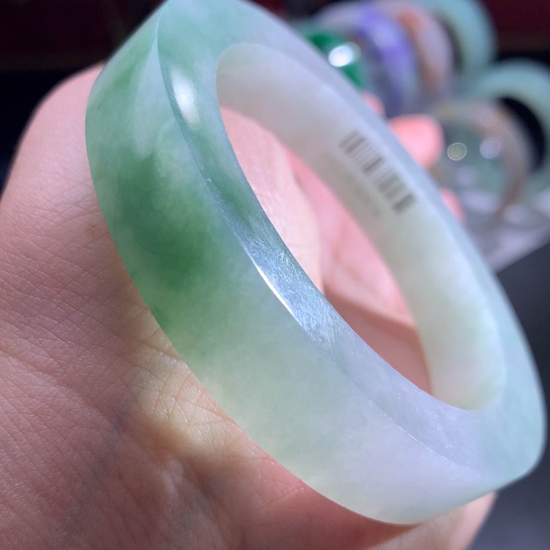 未镶嵌翡翠手镯定制翡翠  冰飘绿花