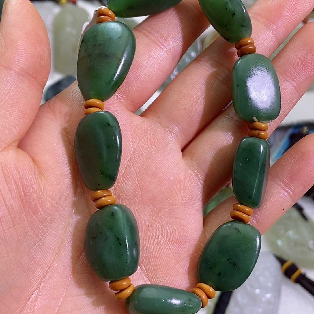 和田玉（糖玉）颈饰未镶嵌