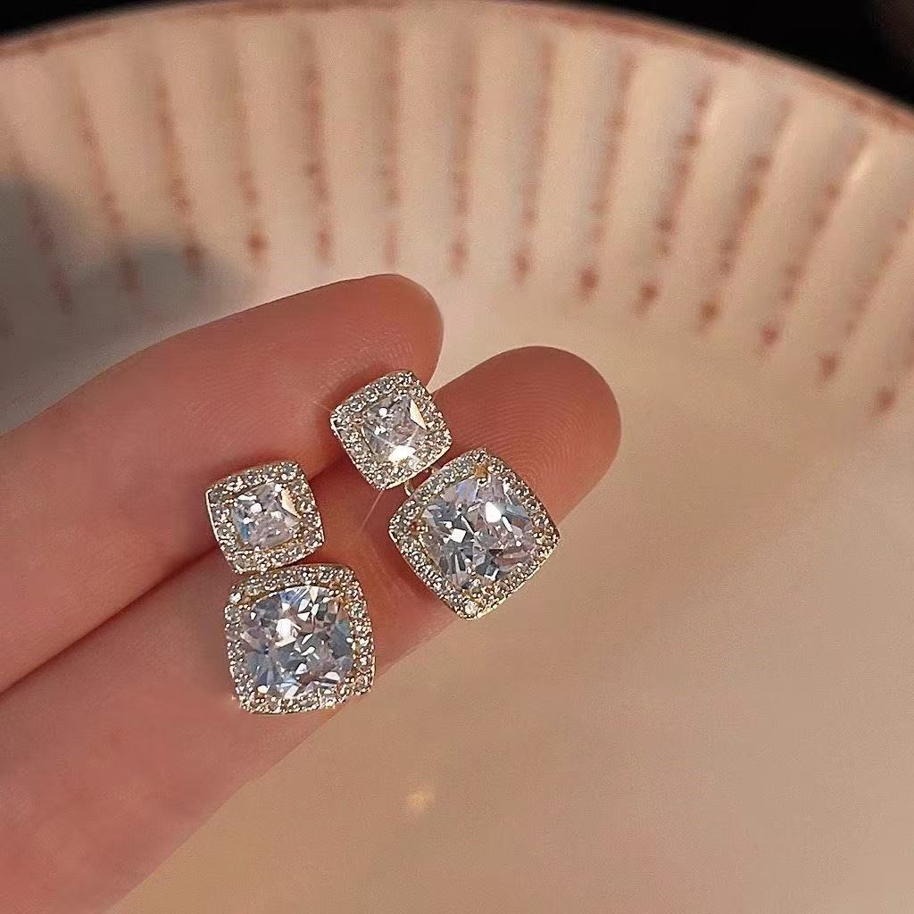 气质高级感闪耀秋冬方形耳钉秋季新款潮耳饰复古香风大气耳环女