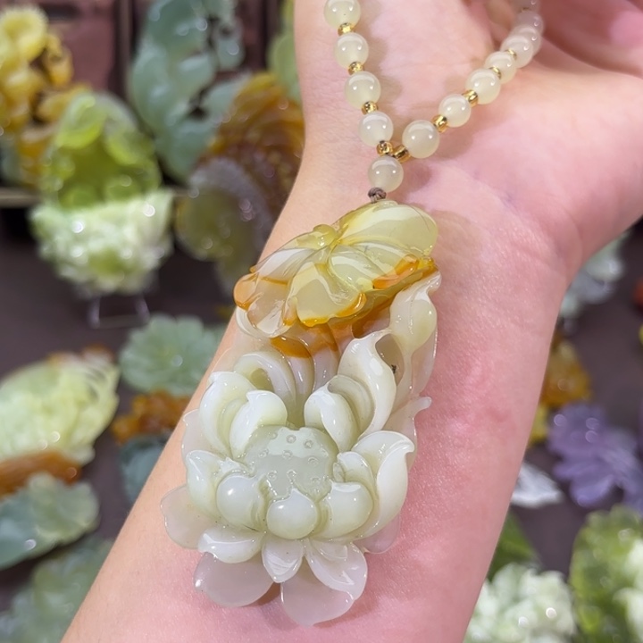 未镶嵌蛇纹石玉颈饰