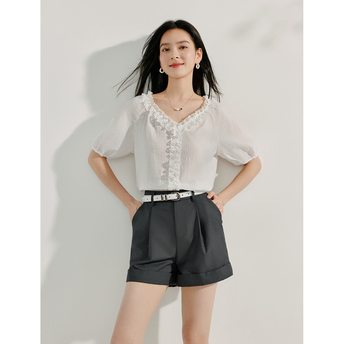 茵曼通勤灰色西装短裤女2025年夏季新款休闲卷边显瘦a字直筒裤子