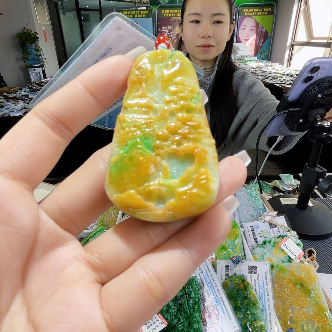 颈饰未镶嵌翡翠一