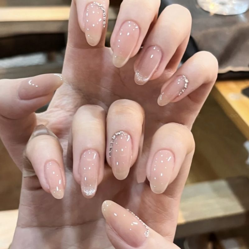 纯手工高级纯欲风嬛嬛裸色碎钻轻奢气质显白氛围感贴片美甲穿戴甲