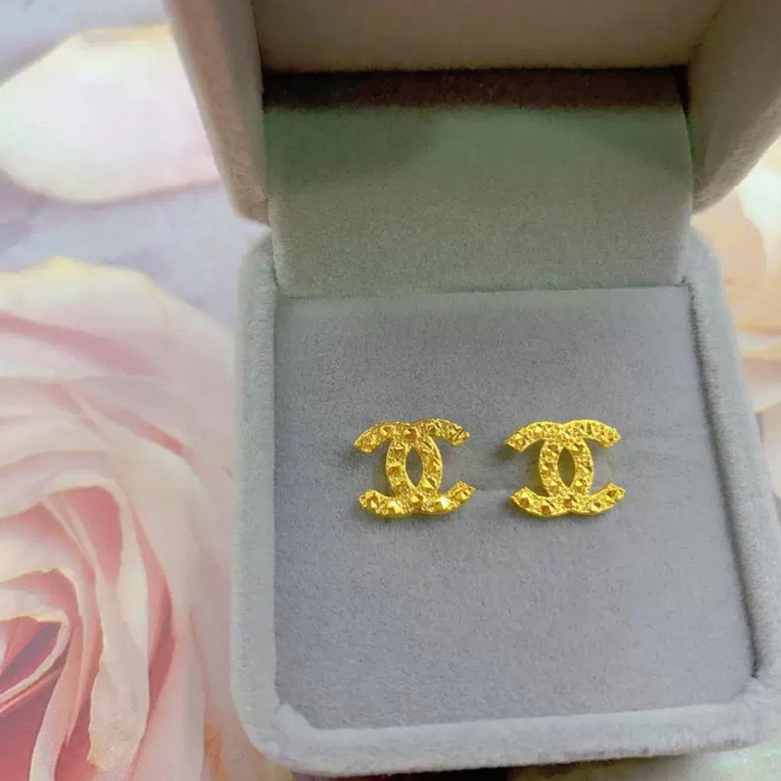 铜合金耳饰 小香耳钉女车花工艺轻奢高级百搭耳饰时尚简约款