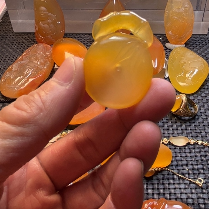 沏***茶石英质玉未镶嵌旦面