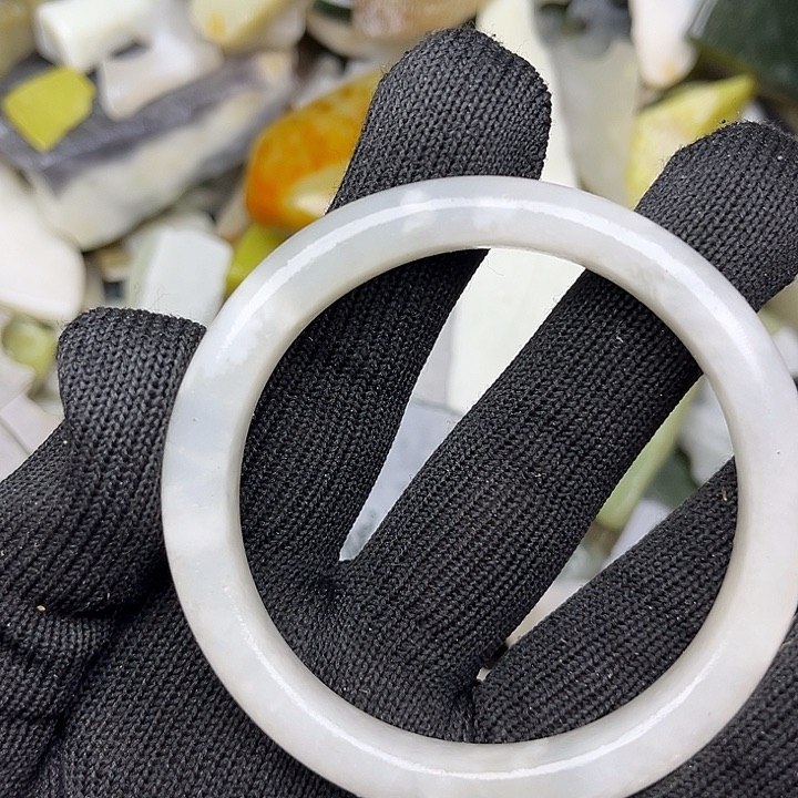 未镶嵌和田玉（翠青玉）珠宝奇石