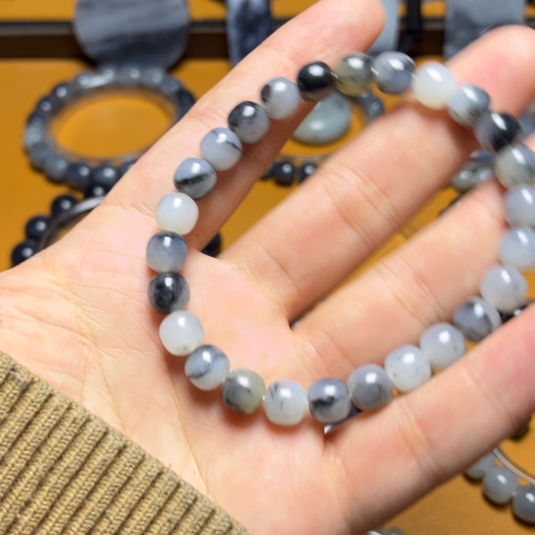 鹏***程和田玉未镶嵌手链不退换