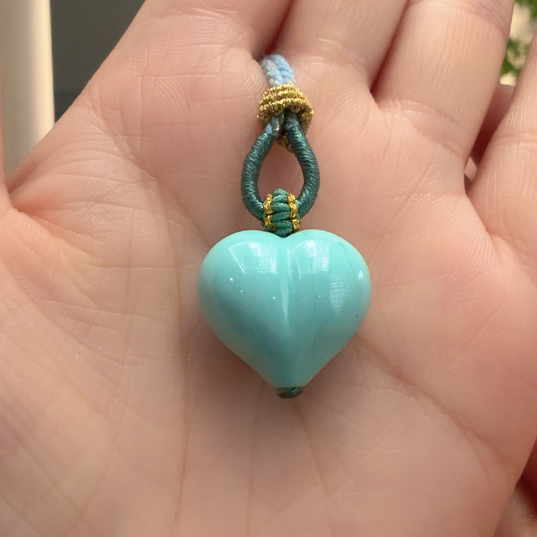 绿松石未镶嵌颈饰