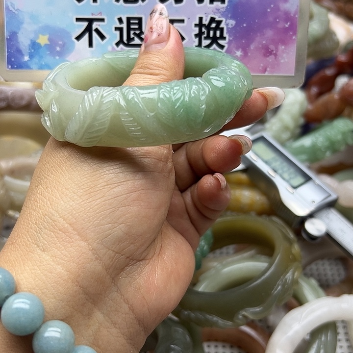 未镶嵌手镯石英岩玉秋**兰