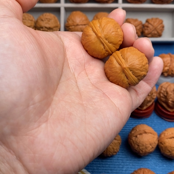 把件文玩核桃小石头