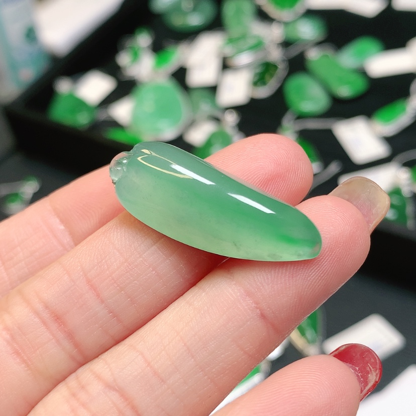 【闪购商品】翡翠吊坠(不含链)未镶嵌