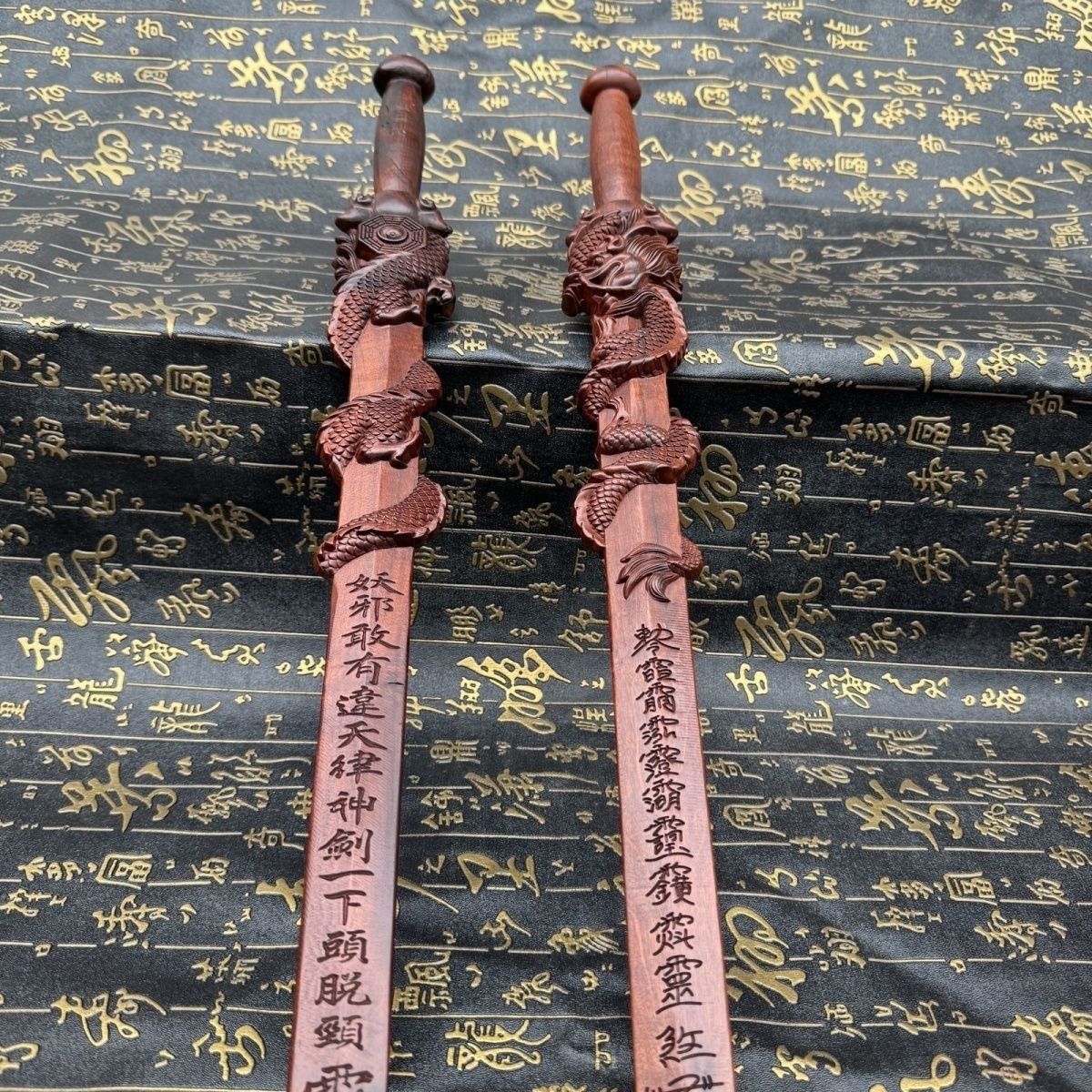 桃木八卦盘龙剑桃木枣木整木无拼接一体精工雕刻盘龙剑摆件