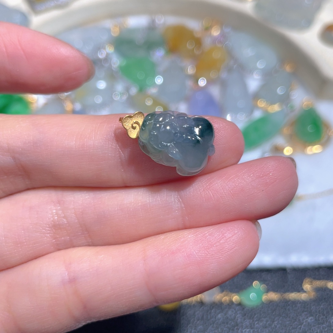 翡翠颈饰18K金镶嵌翡翠