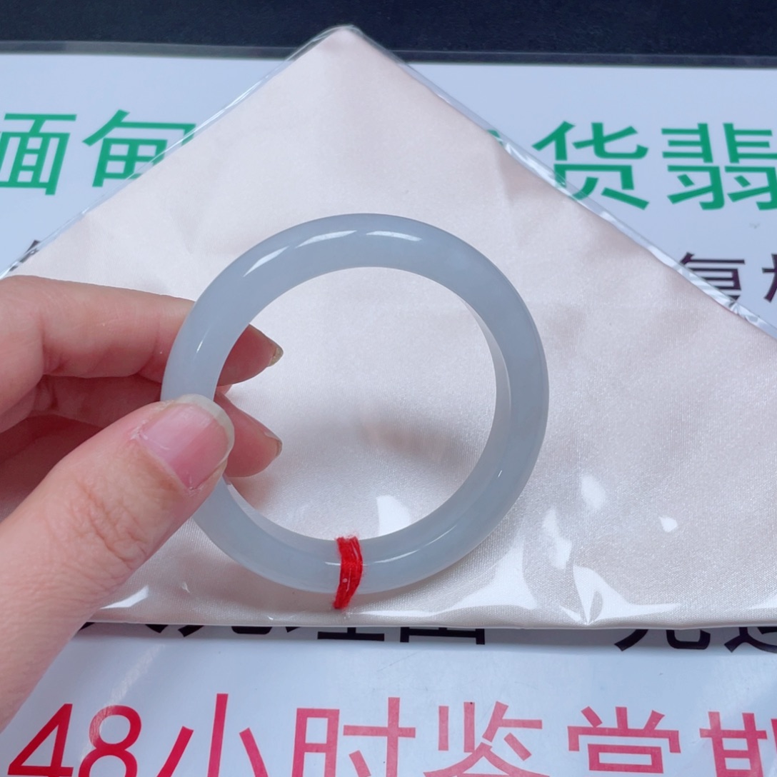 翡翠未镶嵌手镯糯冰