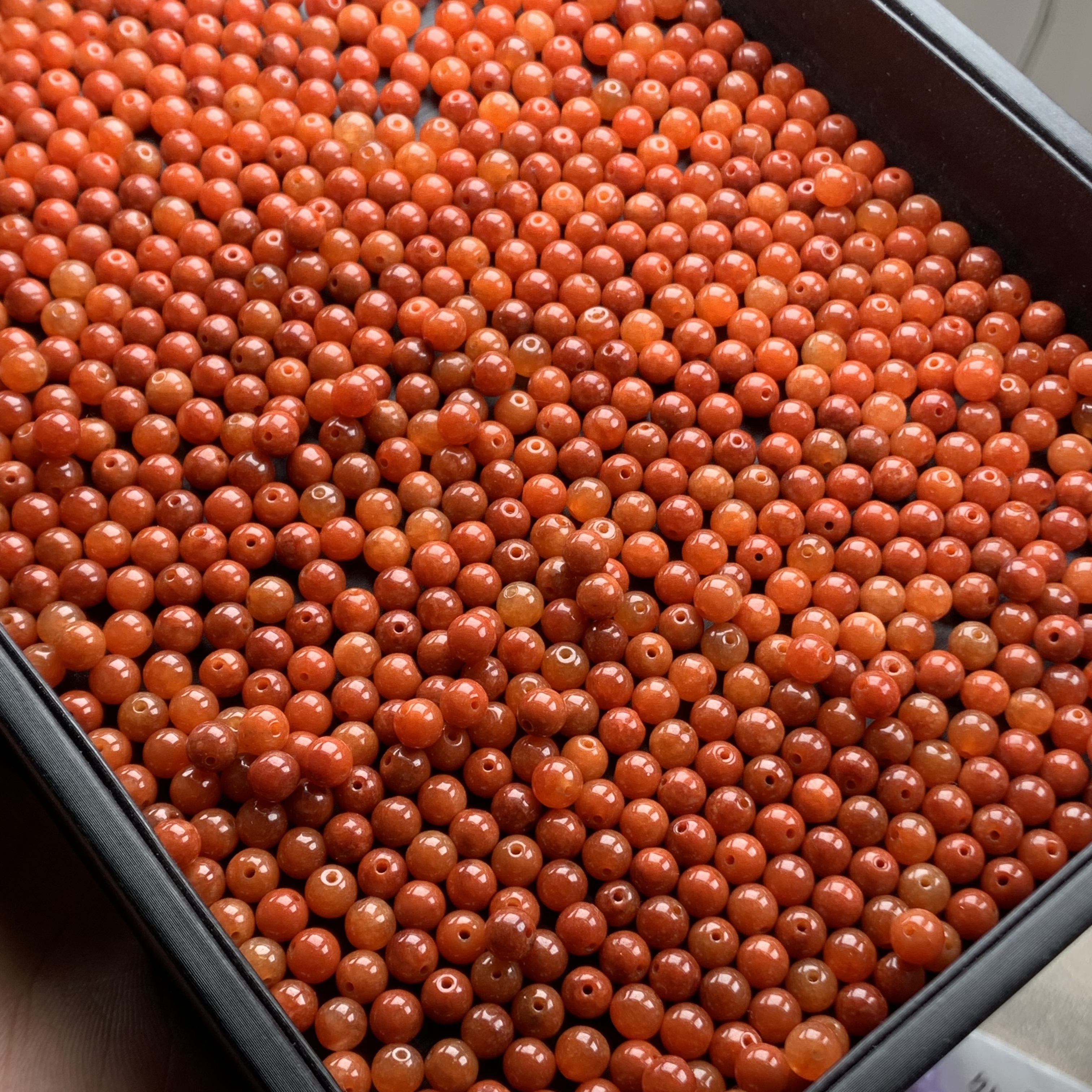 天然缅甸翡翠A货 卡6mm红珠 多样性发货其一