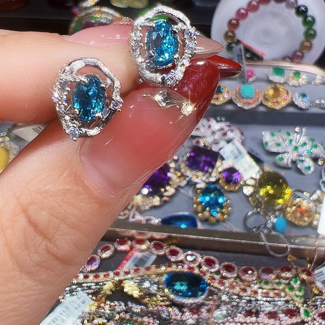 银S925镶嵌天然锆石耳钉