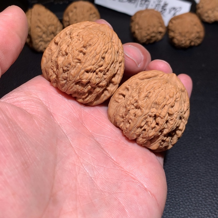 文玩核桃把件绣球38+