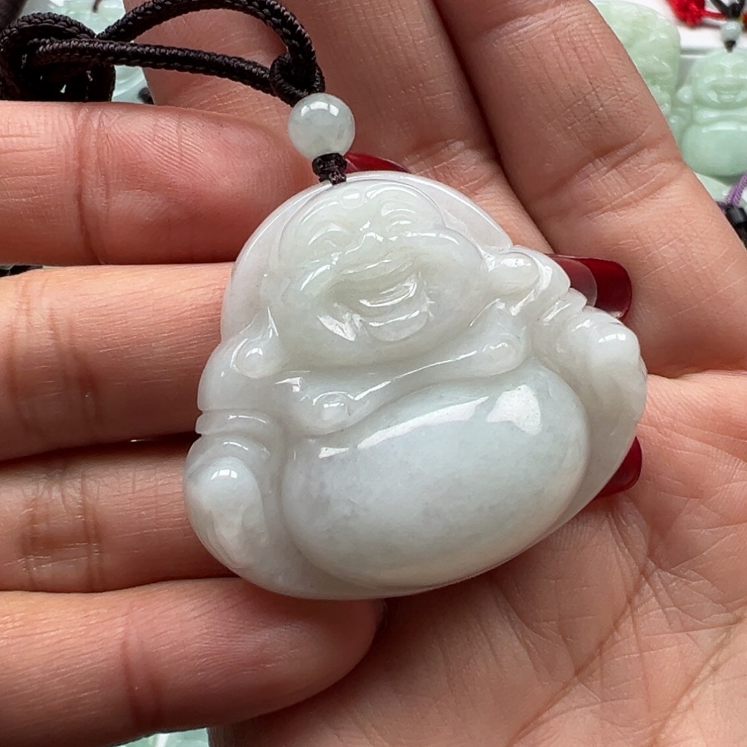 翡翠颈饰未镶嵌39×45×11.8