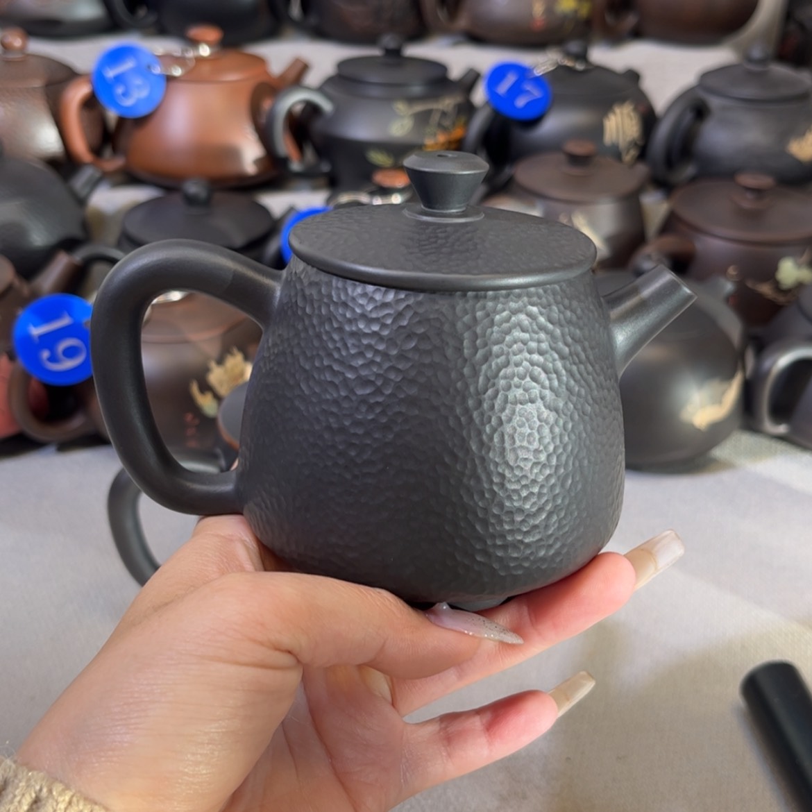 【闪购商品】L****a红泥 微瑕 容量 230c c