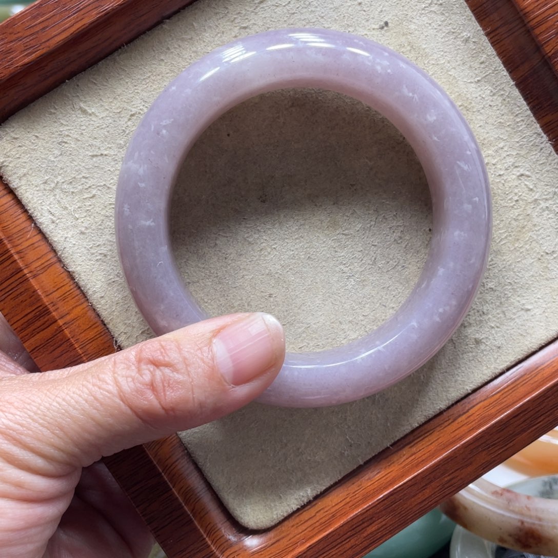 石英岩玉未镶嵌手镯