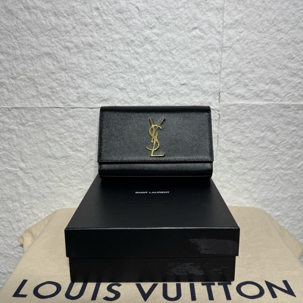 全新未使用 YSL/圣罗兰 黑色荔枝纹鱼子酱黑金链条包