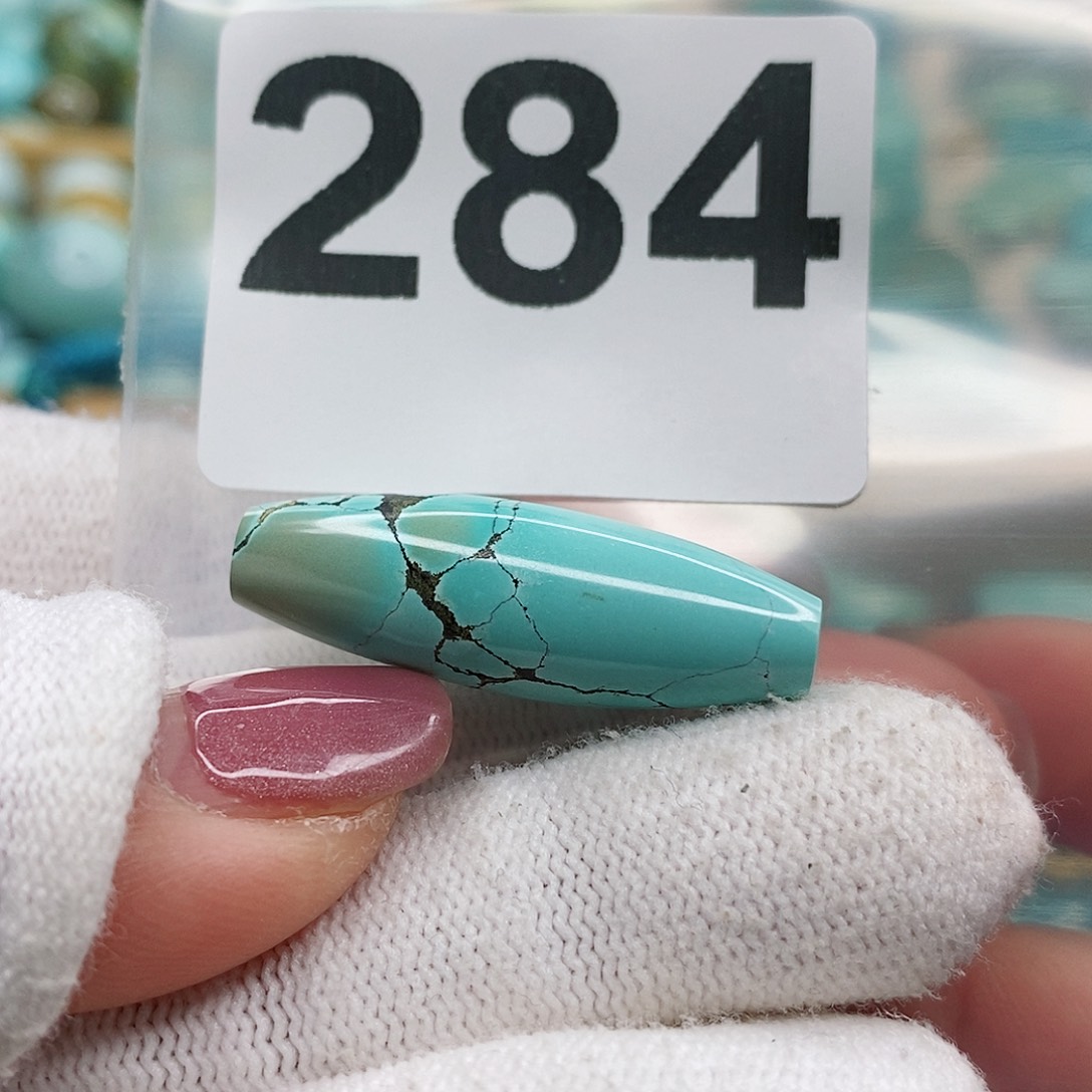 绿松石颈饰未镶嵌