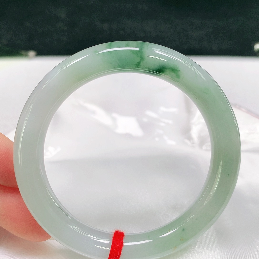 翡翠手镯（圆镯）未镶嵌38 号翡翠手镯