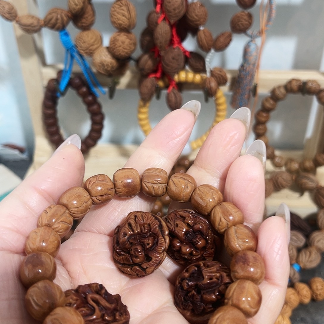 看***看野生桃枭野籽手串