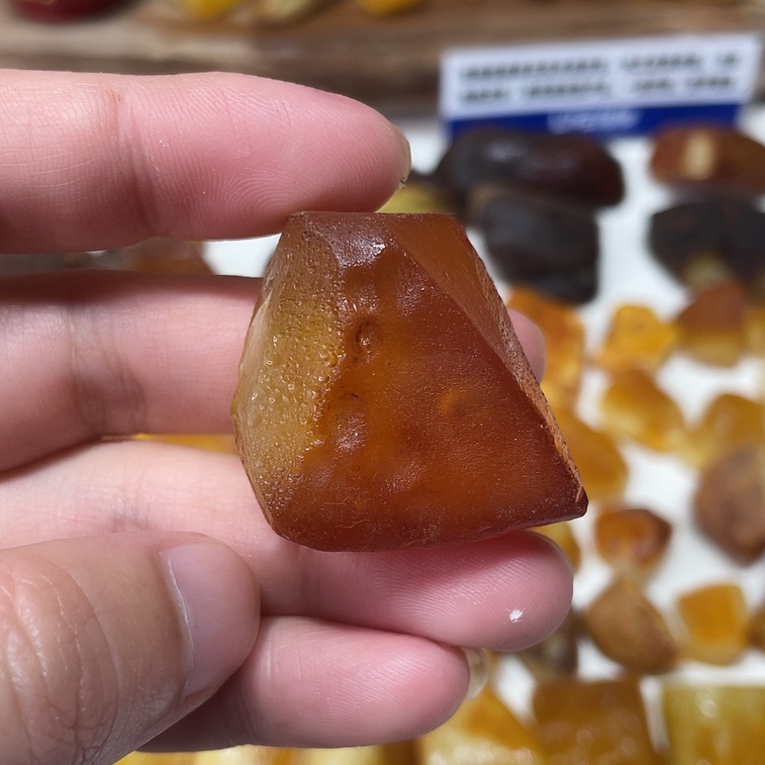 定制琥珀未镶嵌原矿琥珀