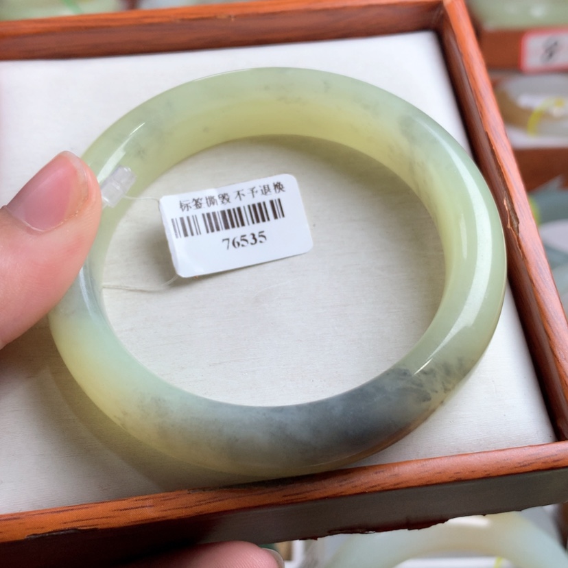 【闪购商品】和田玉手镯未镶嵌58