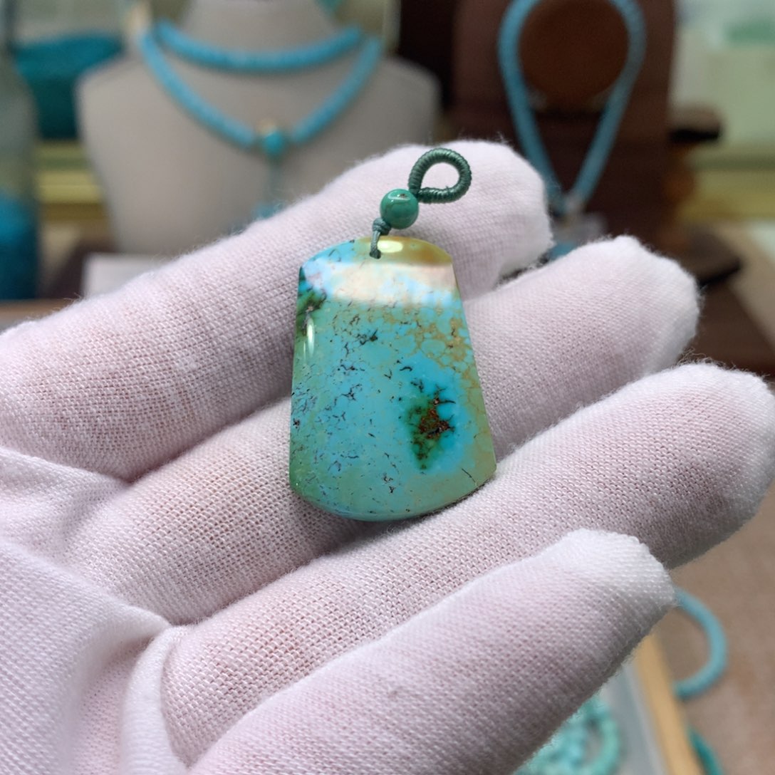 绿松石配饰未镶嵌