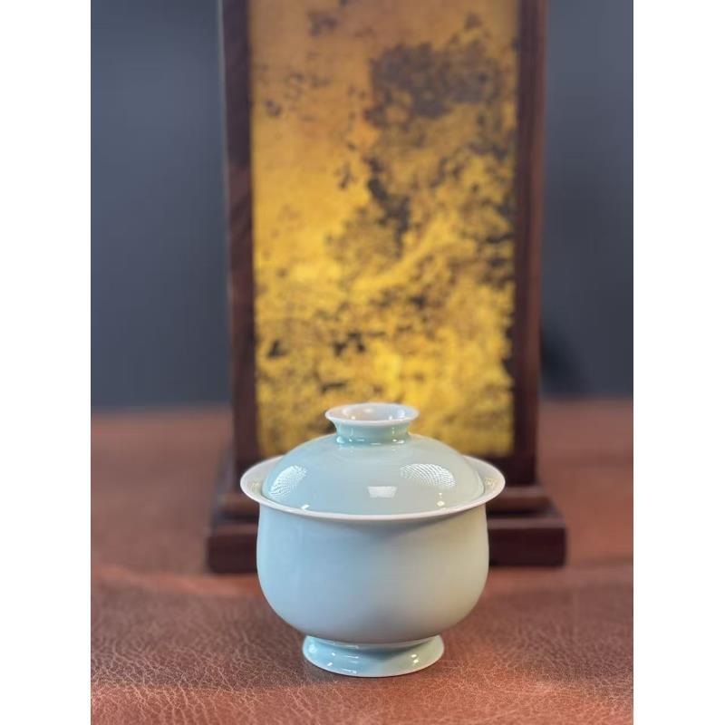 A376 景德镇手工手绘豆青釉布袋盖碗 100ml