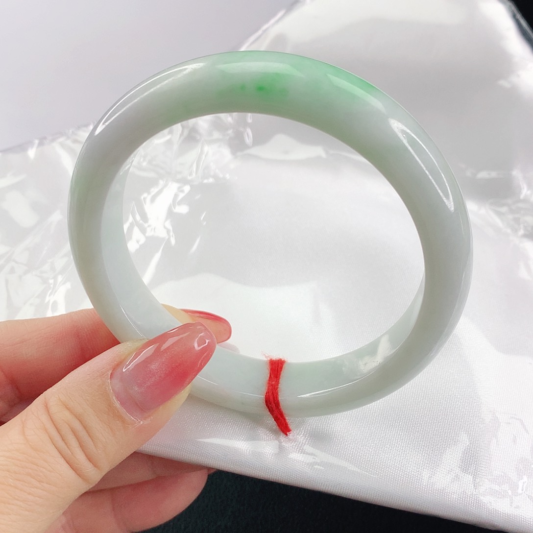 翡翠手镯未镶嵌翡翠038