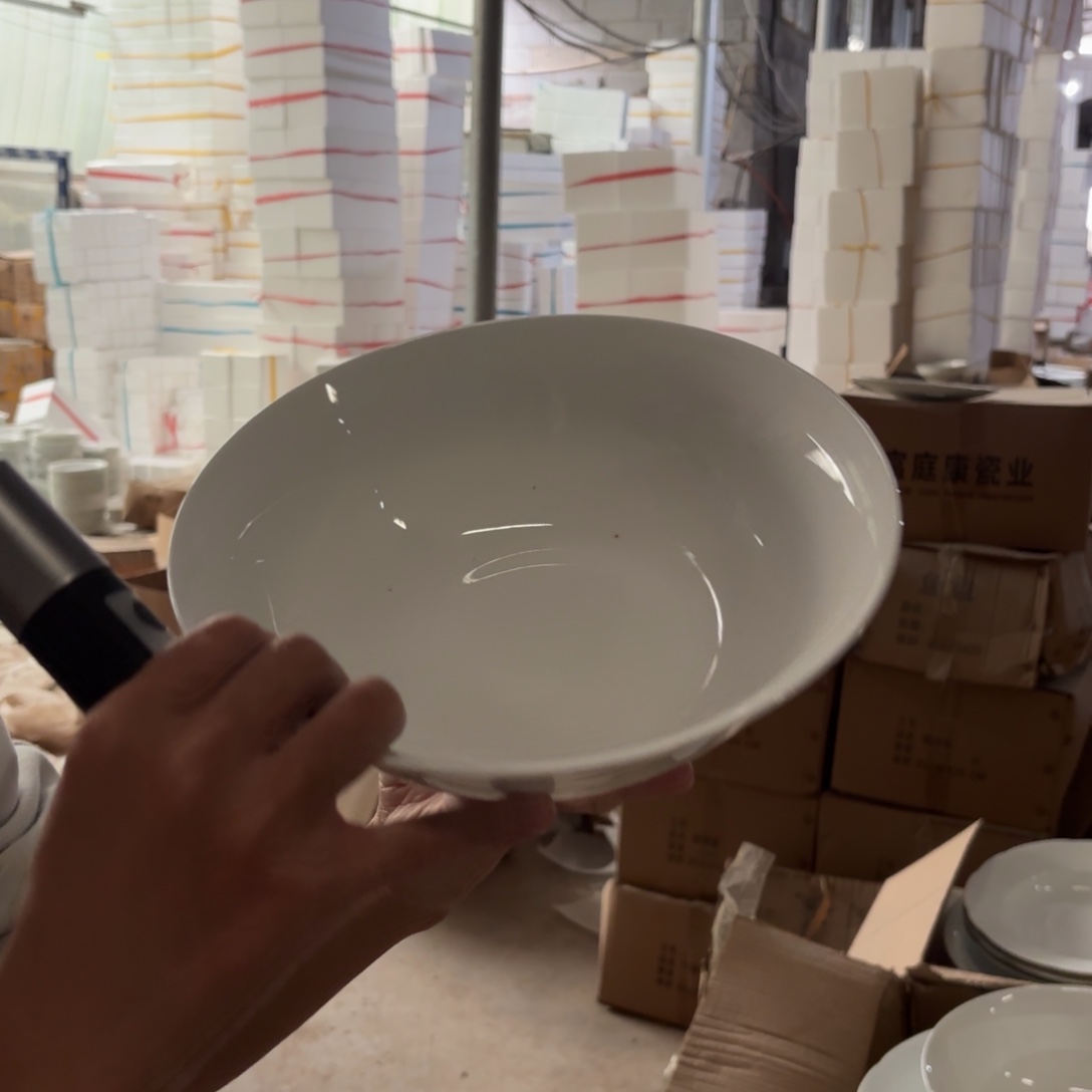 9英寸白色撇口大汤碗2只微瑕