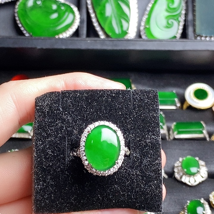 翡翠未镶嵌戒指戒指