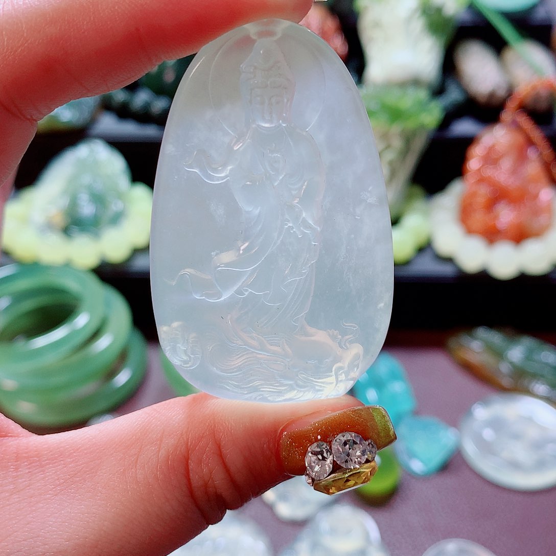 蛇纹石玉挂件未镶嵌