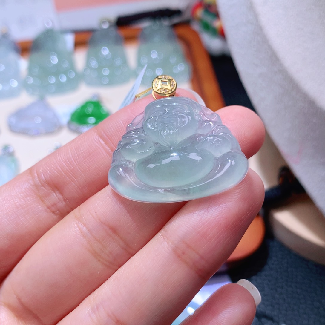 颈饰18K金镶嵌翡翠财神爷