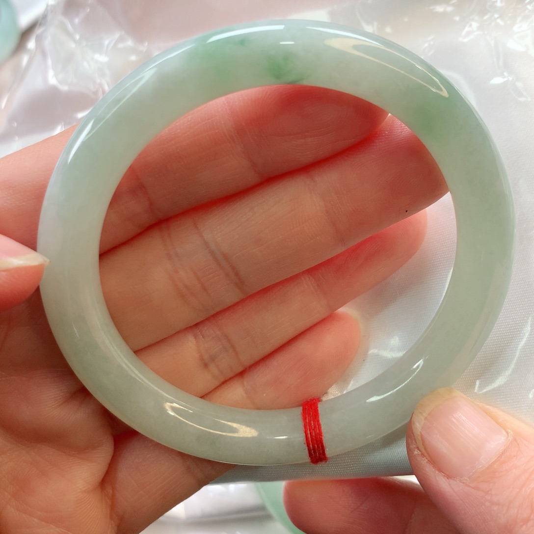 翡翠手镯未镶嵌55.6圆