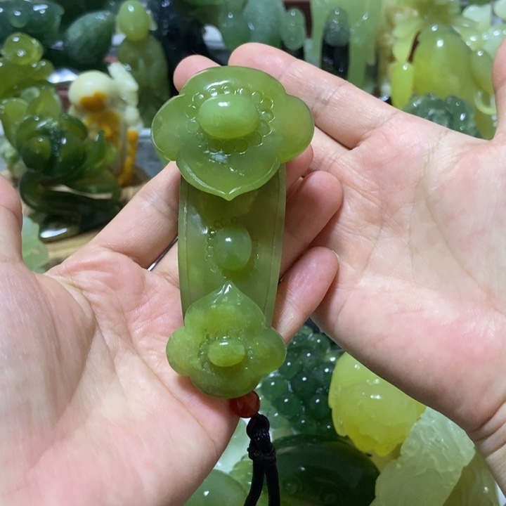 【闪购商品】蛇纹石玉未镶嵌把件
