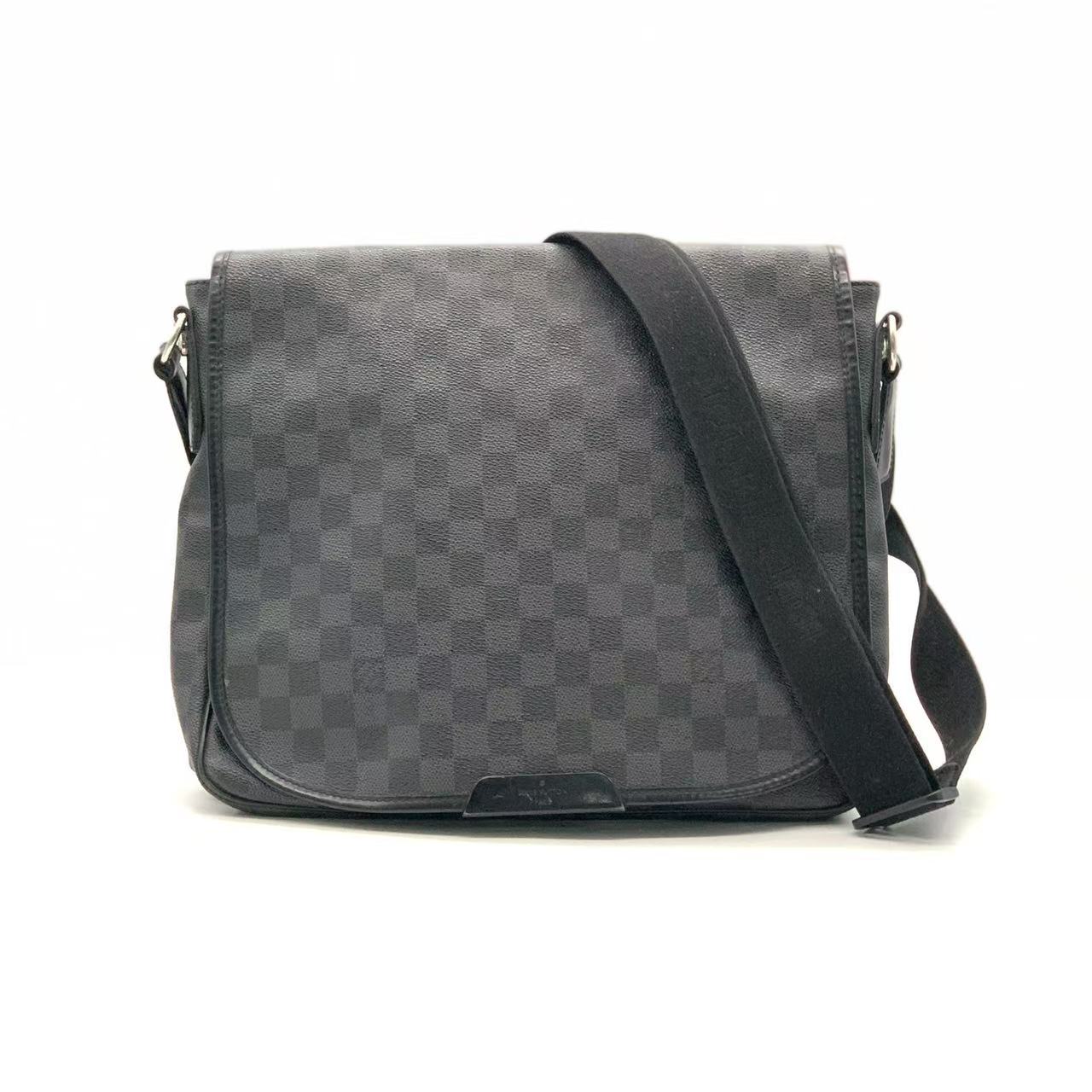 95新 LouisVuitton/路易威登 黑棋盘格翻盖邮差包