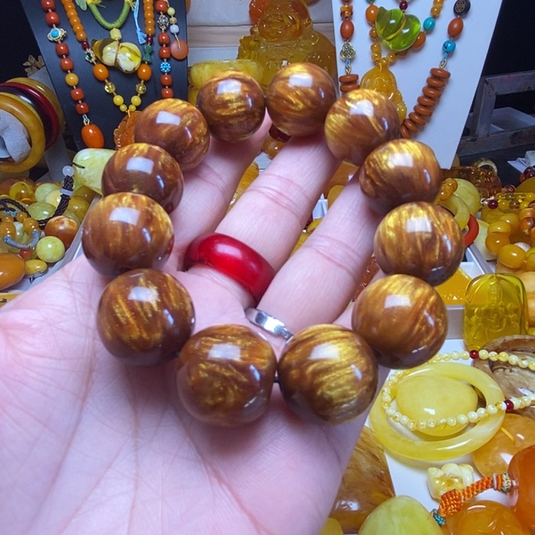 精美手链搭配金丝柳