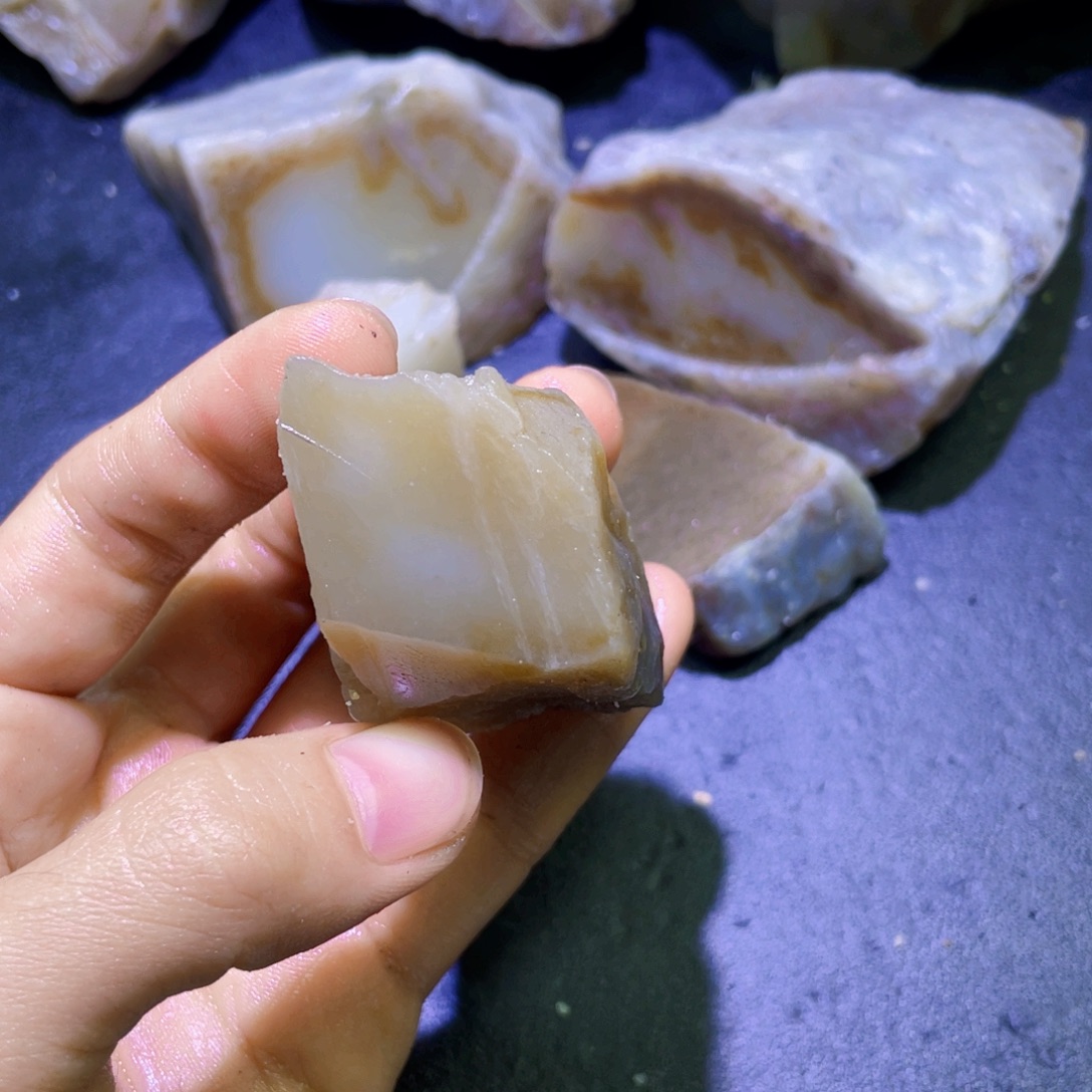 和田玉未镶嵌珠宝半成品