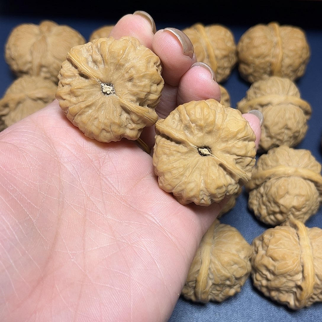 文玩核桃吊坠哇哇哇