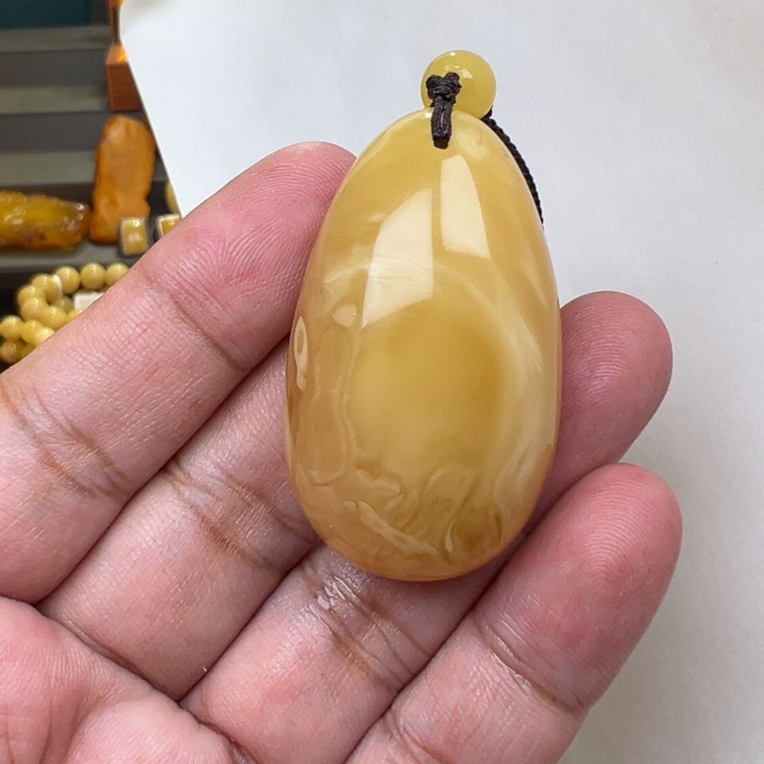 蜜蜡未镶嵌珠宝奇石15克